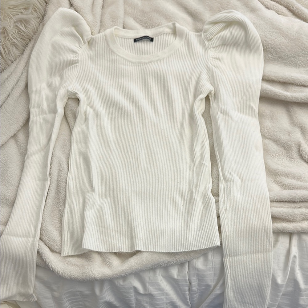 Elegant White Ribbed Top with Puff Shoulder